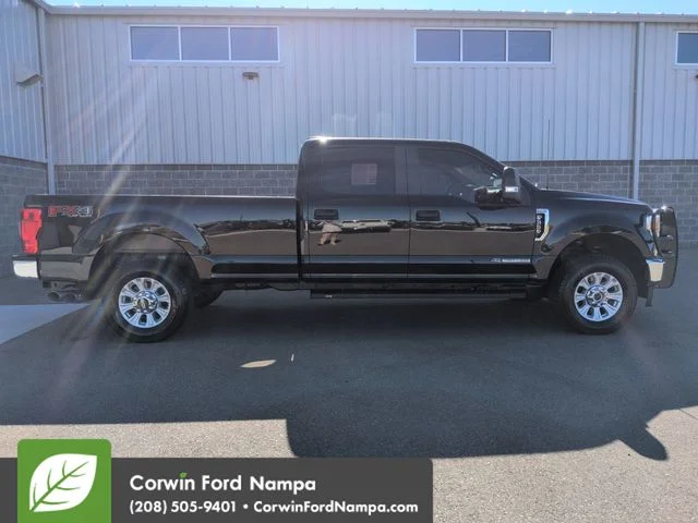 Used 2022 Black Metallic Ford  image 2