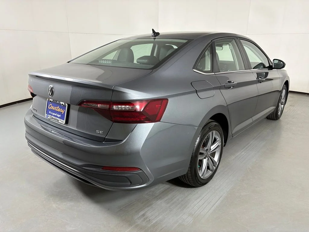 Used 2024 Gray Volkswagen 1.5T SE image 8