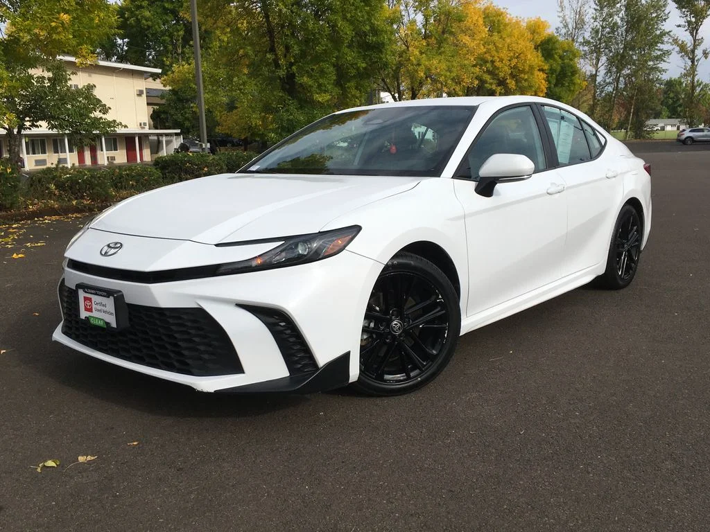 Certified Used 2025 White Toyota SE image 1