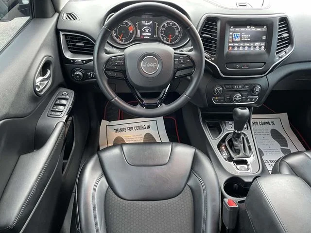 Certified Used 2019 Diamond Black Jeep Latitude Plus image 12