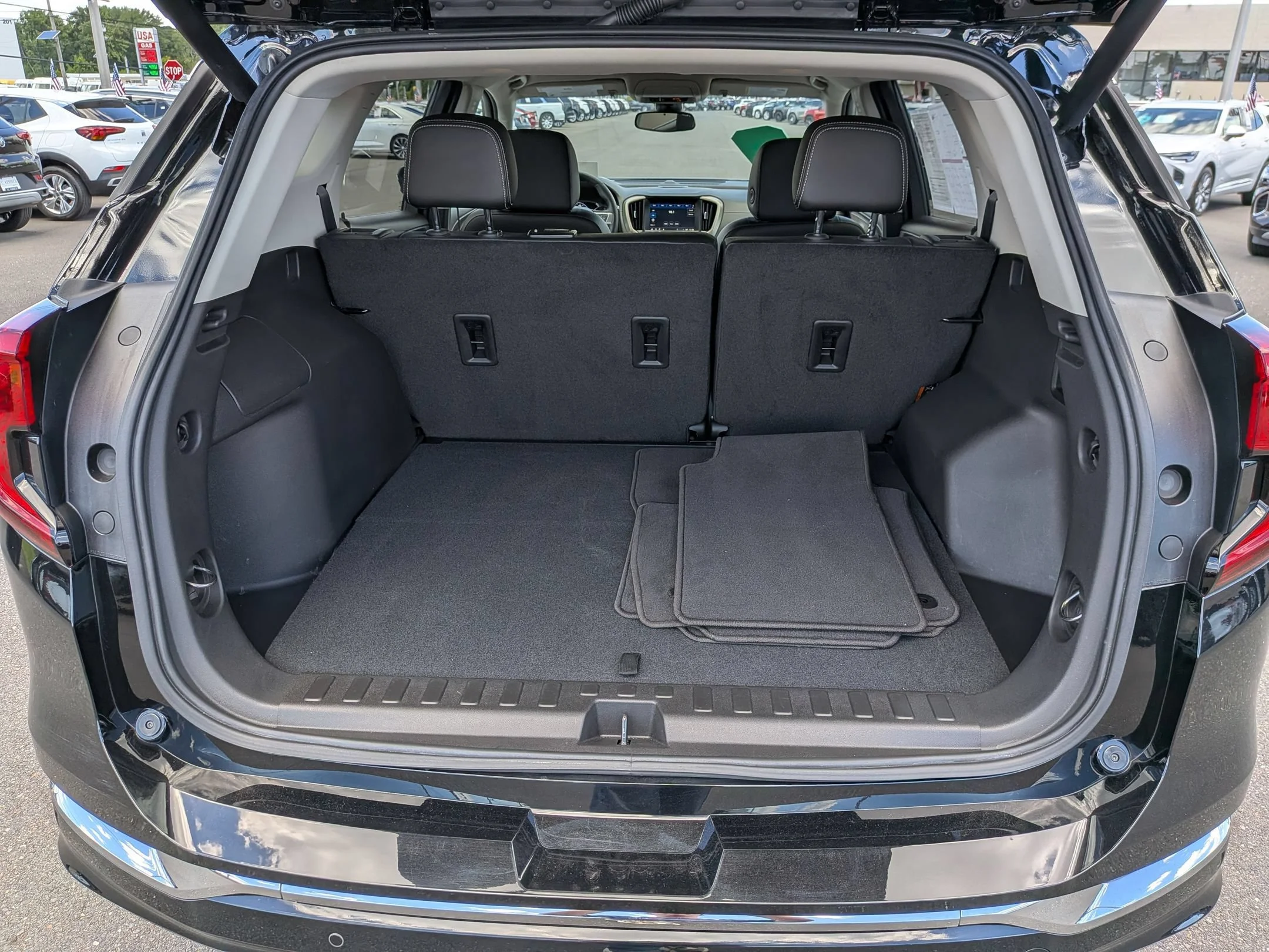 Used 2024 Ebony Twilight Metallic GMC Denali image 25