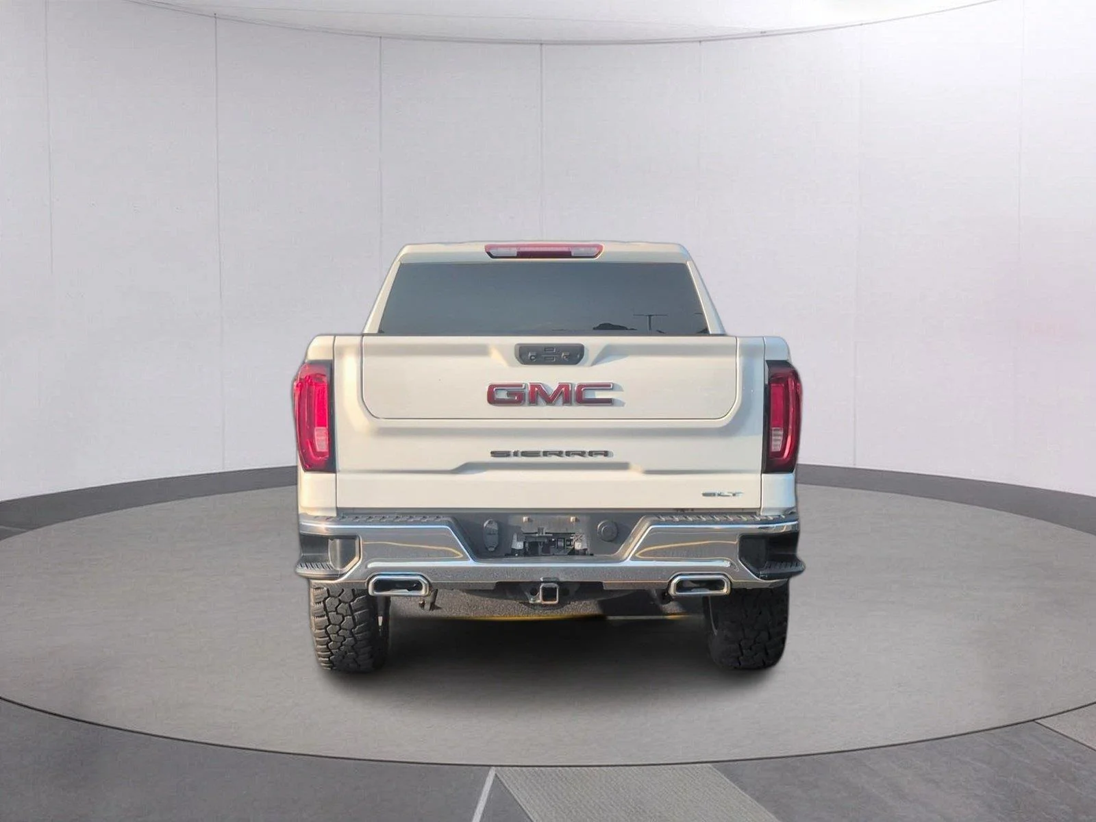 Used 2023 SUMMIT WHITE GMC SLT image 4