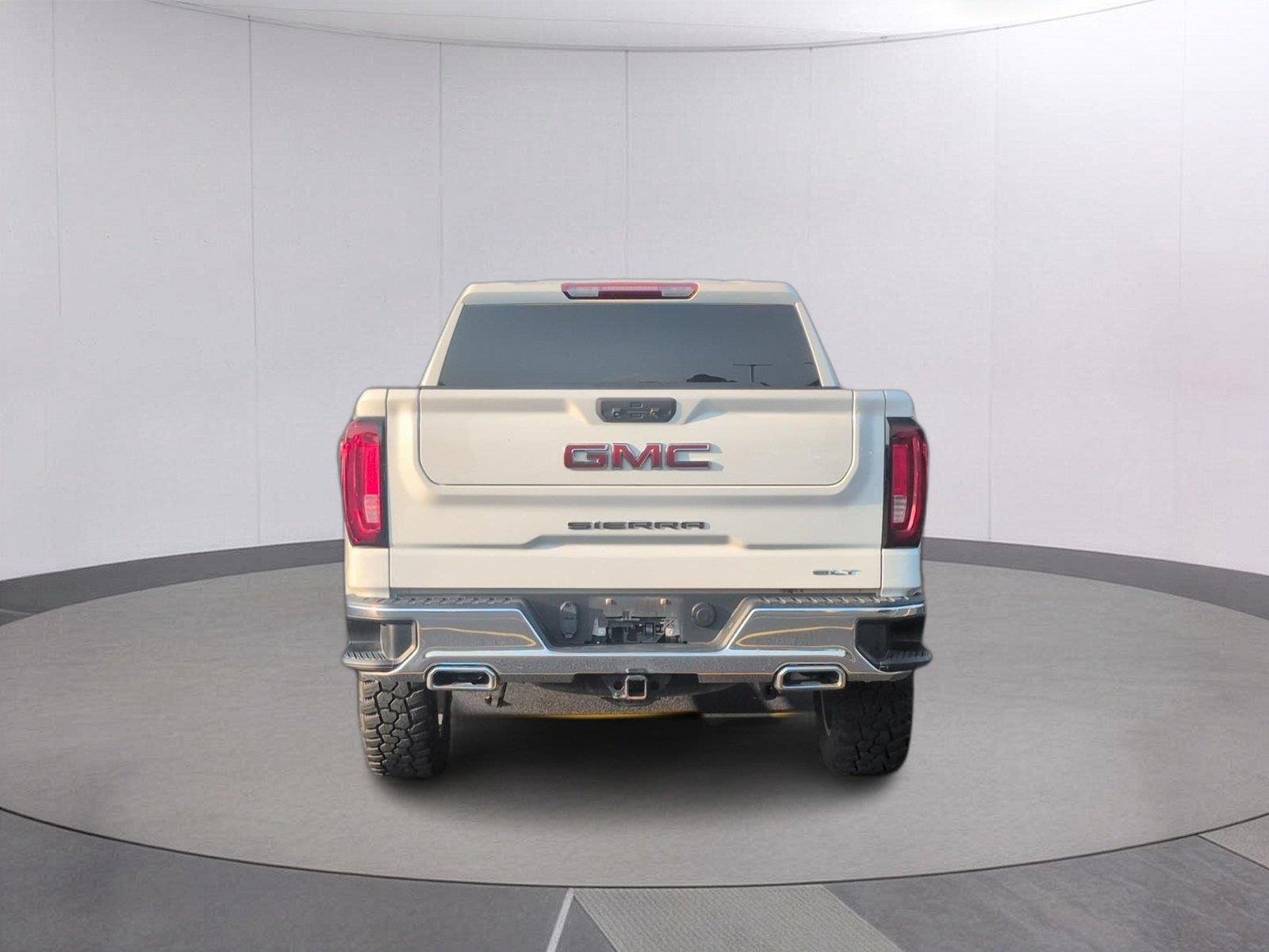 Used 2023 SUMMIT WHITE GMC SLT image 4