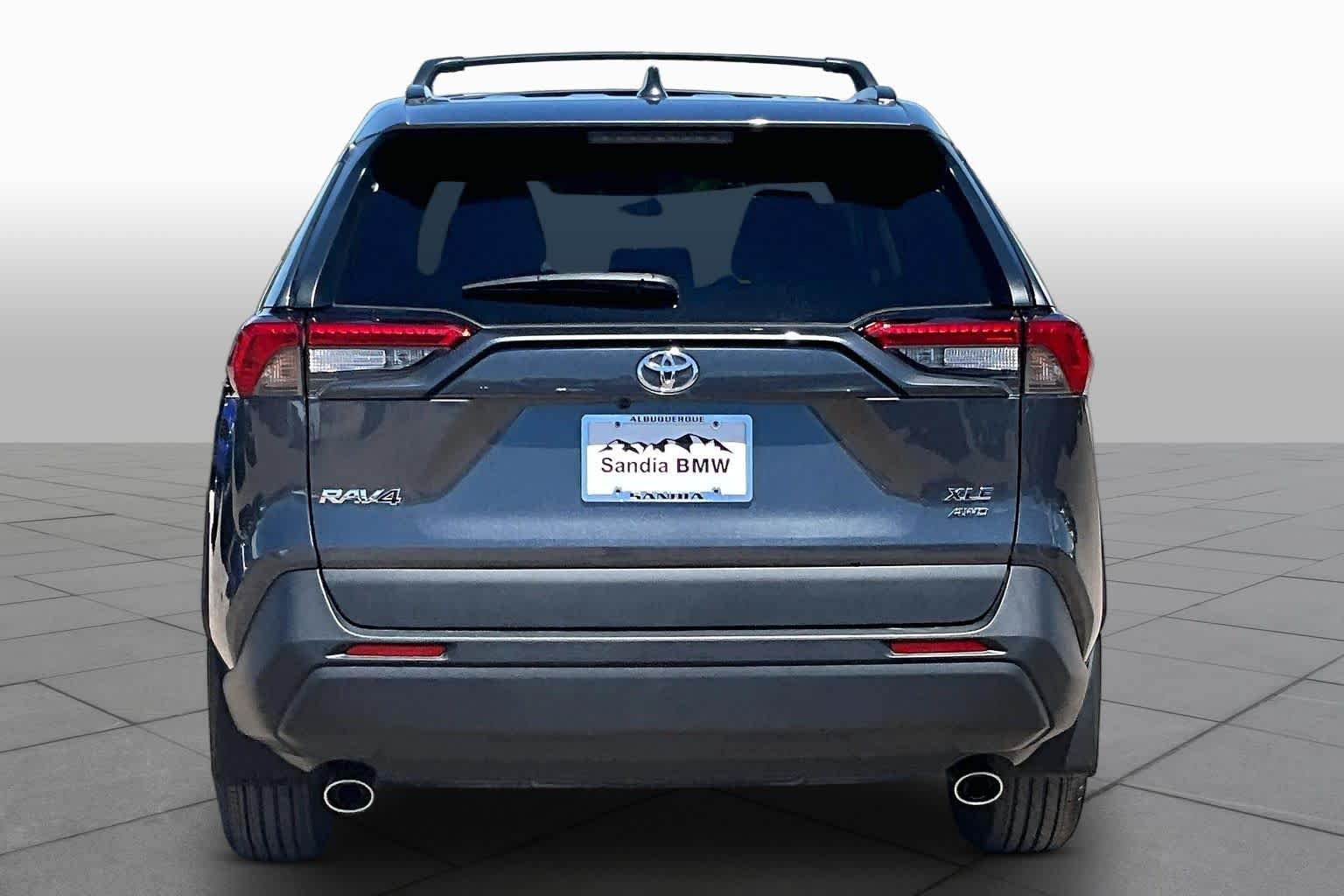 Used 2021 Magnetic Gray Metallic Toyota XLE image 4