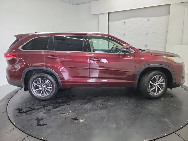 Used 2018 Ooh La La Rouge Mica Toyota SE image 9