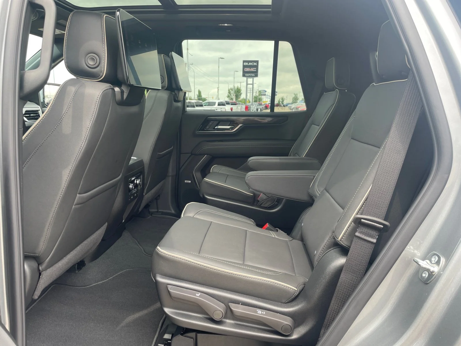 New 2026 Sterling Metallic GMC Elevation image 20