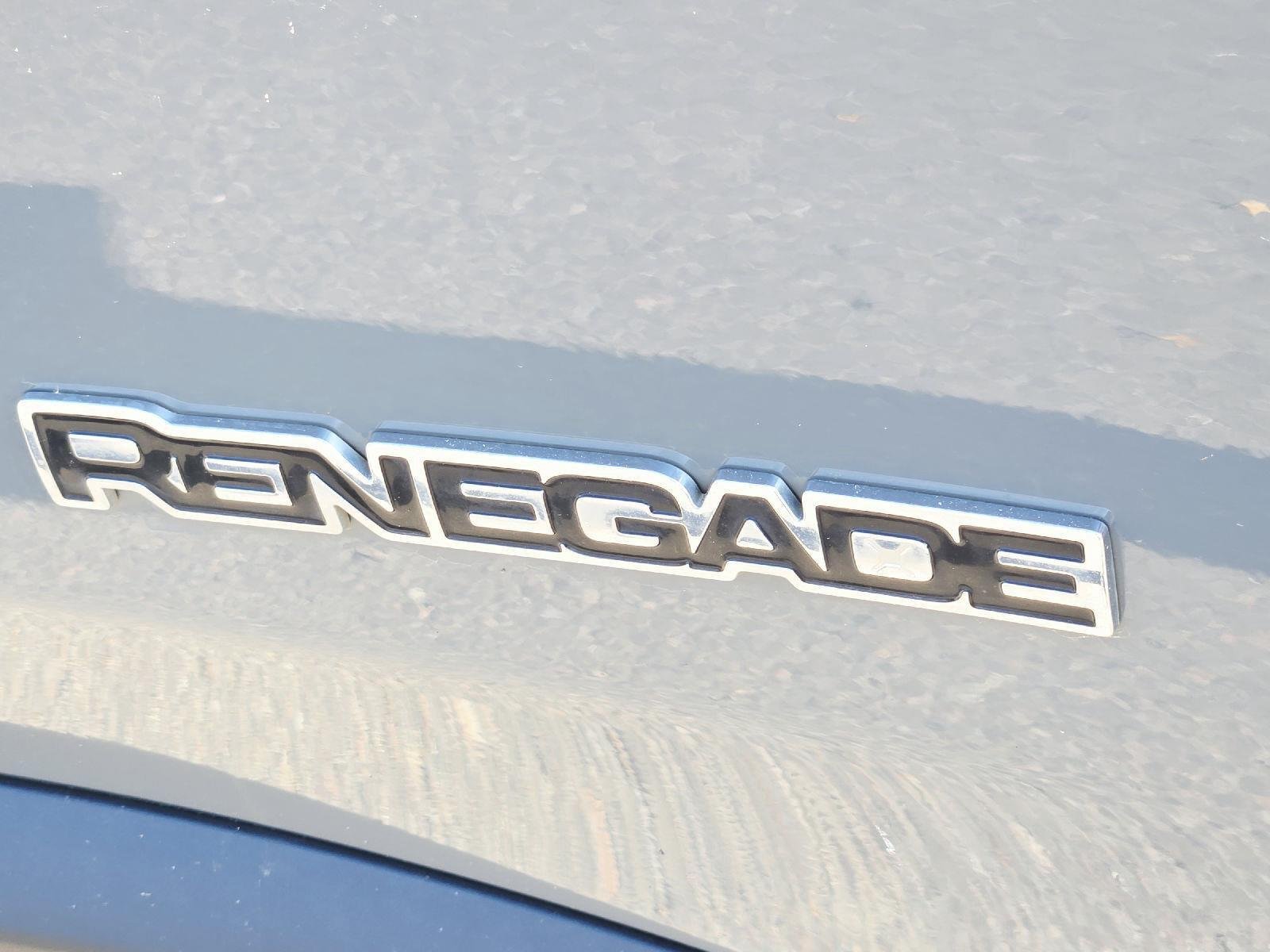 Used 2020 Sting-Gray Clearcoat Jeep Latitude image 8