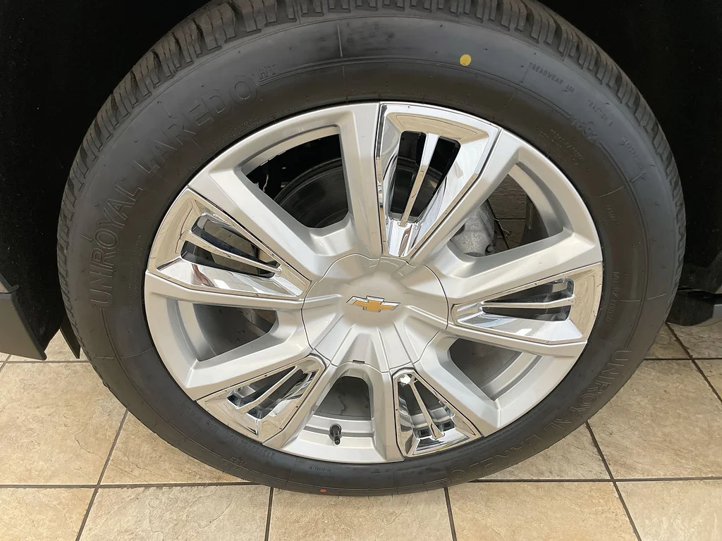 Used 2021 Satin Steel Metallic Chevrolet High Country image 34