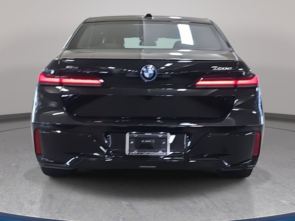 2026 BMW 7 Series 750e - Photo 6