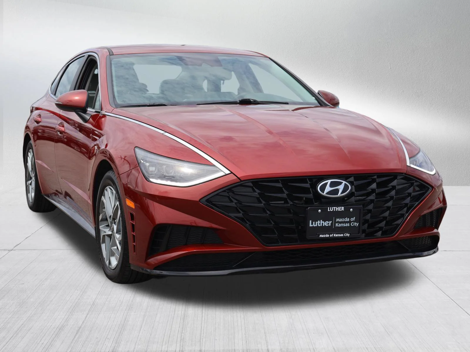 Used 2023 Ultimate Red Hyundai SEL image 1