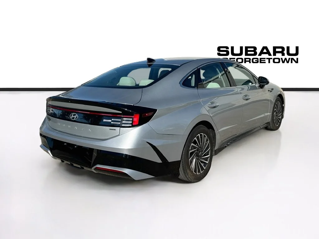 Used 2024 Silver Hyundai SEL image 7