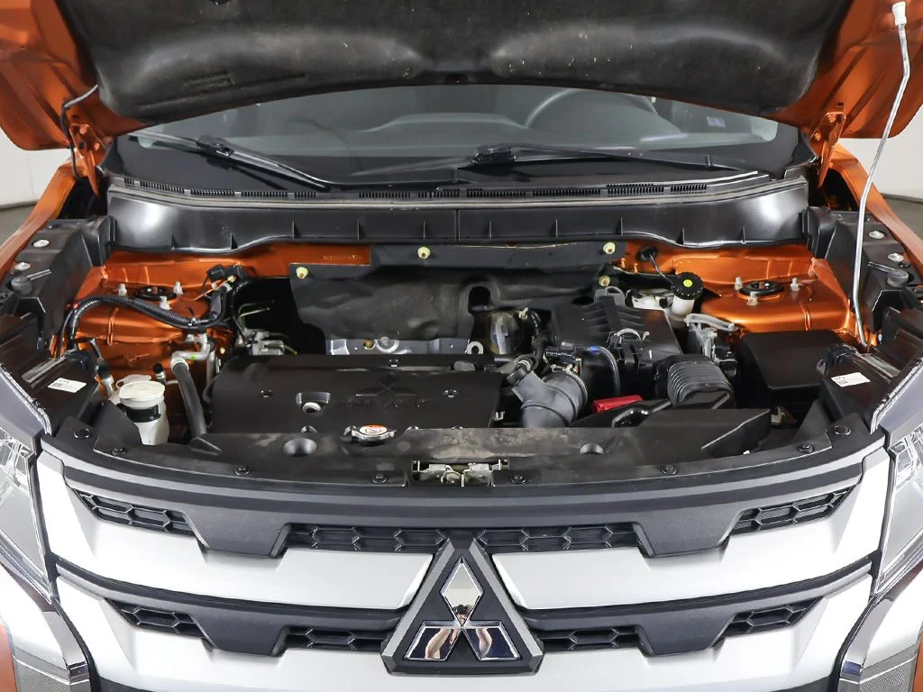 Used 2022  Mitsubishi 2.0 ES image 16