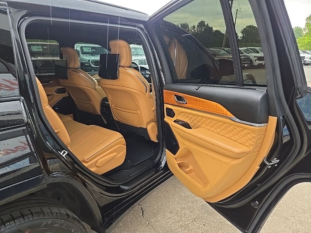 Used 2024 Black Jeep Summit image 85