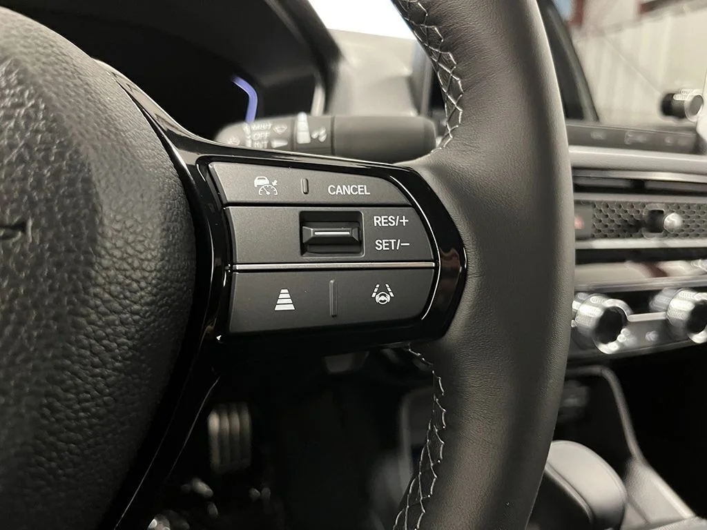New 2026 Crystal Black Pearl Honda 2WD Sport Hybrid image 18