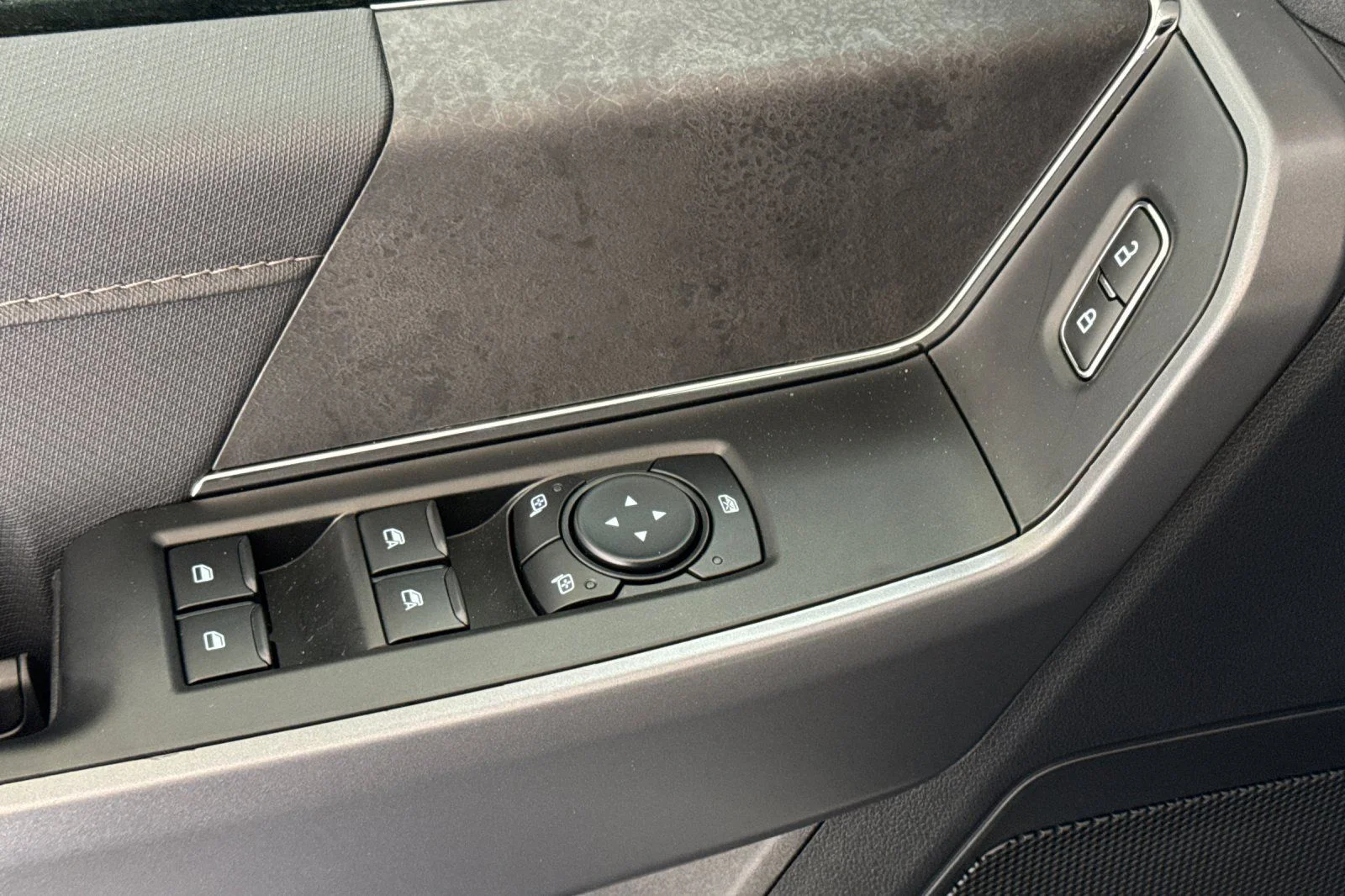 New 2026 Iconic Silver Metallic Ford XLT image 15