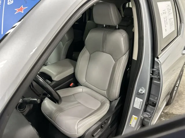 Certified Used 2025 Lunar Silver Metallic Honda EX-L image 15