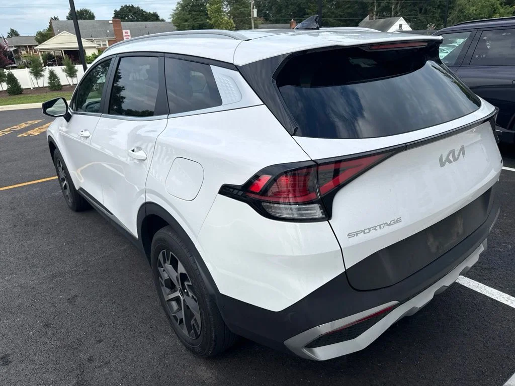 Used 2023 White Kia EX image 5