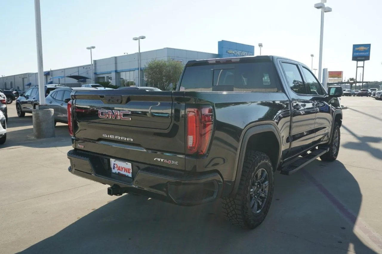 2026 GMC Sierra 1500 AT4X - Photo 7