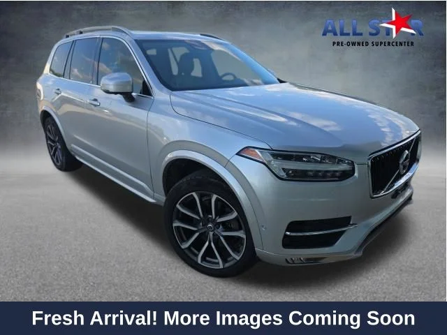 2018 Volvo XC90 T6 AWD Momentum's photo