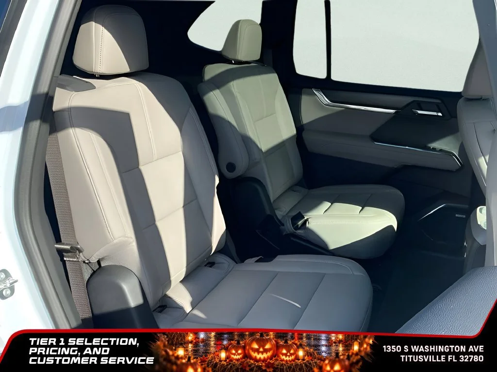 New 2026 Glacier White Tricoat GMC Elevation image 14