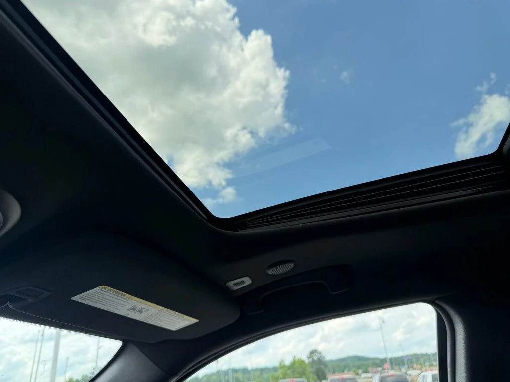Used 2018 White Jeep High Altitude image 14