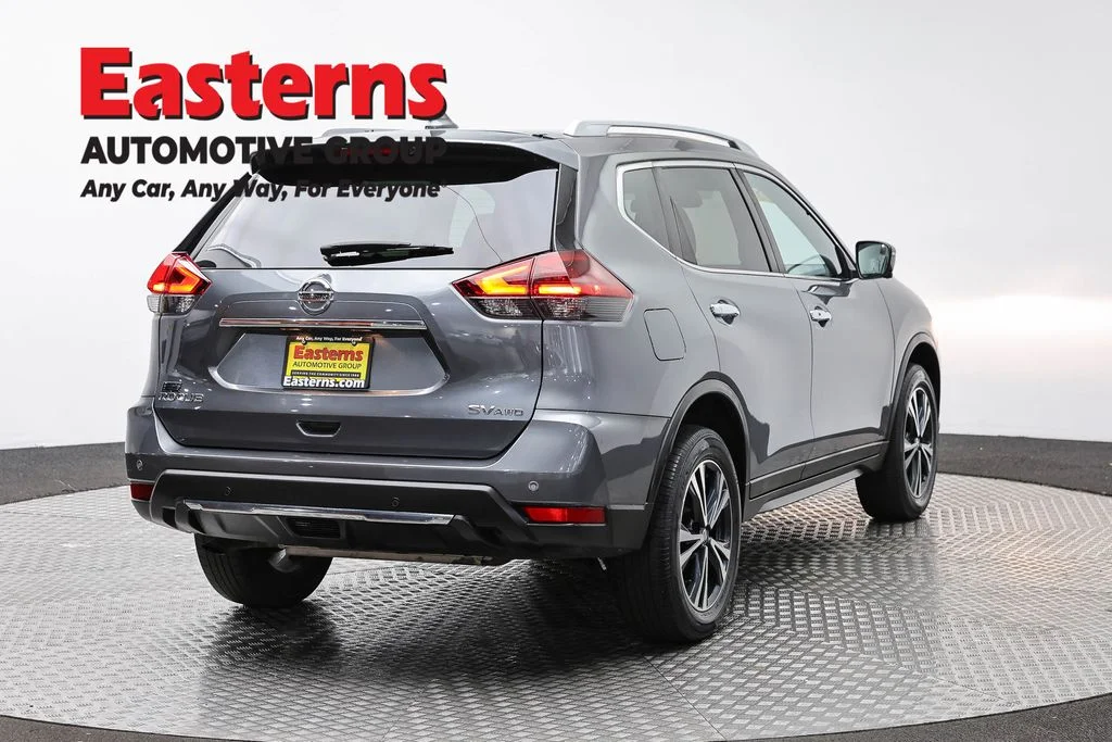 Used 2020 Gray Nissan SV image 5