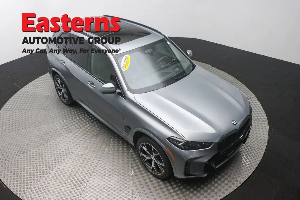 Used 2025 Gray BMW xDrive40i image 3