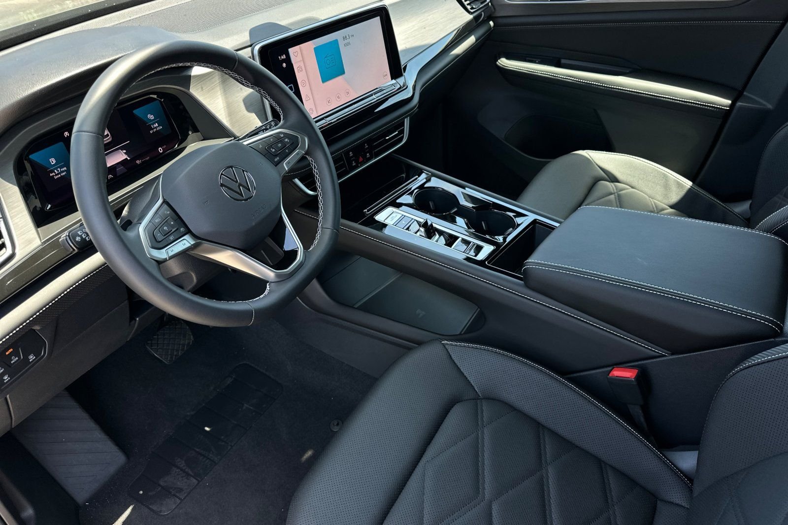 New 2026 Pure Gray Volkswagen 2.0T SE w/Technology image 10