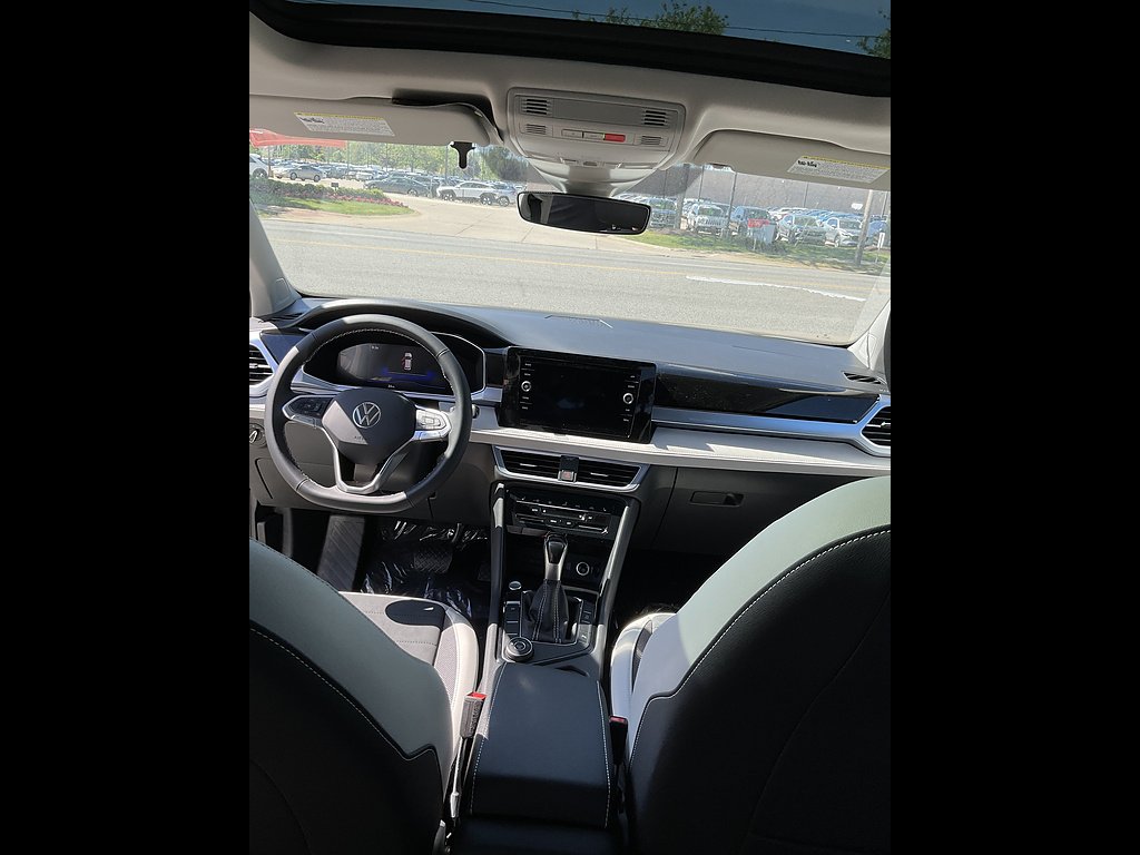 New 2026 Pure White Volkswagen SE 4Motion image 10