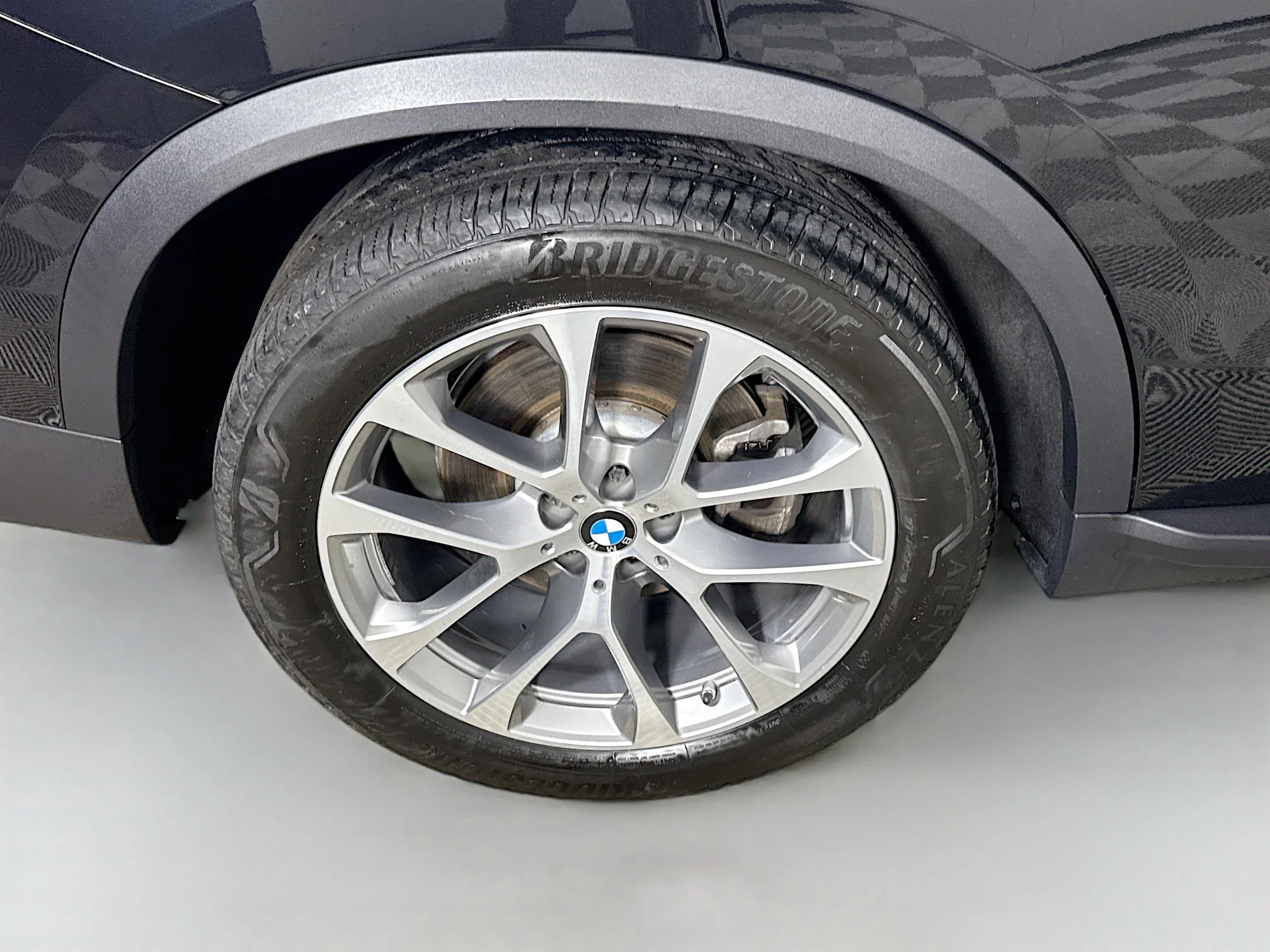 Used 2023 Black Sapphire Metallic BMW sDrive40i image 29