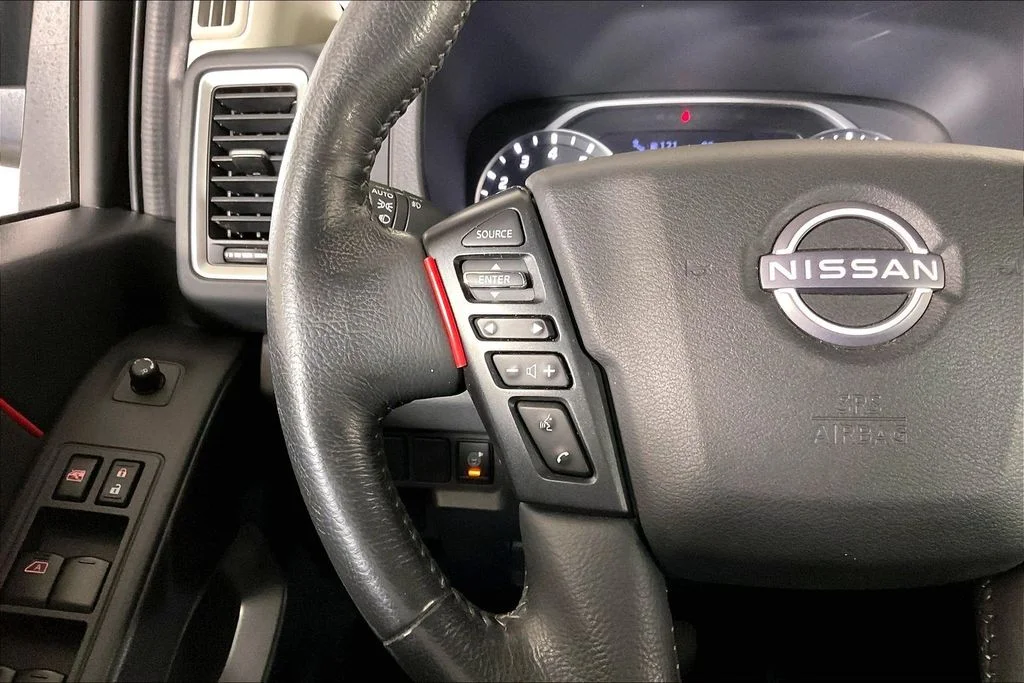 Used 2022 Blue Nissan SV image 18