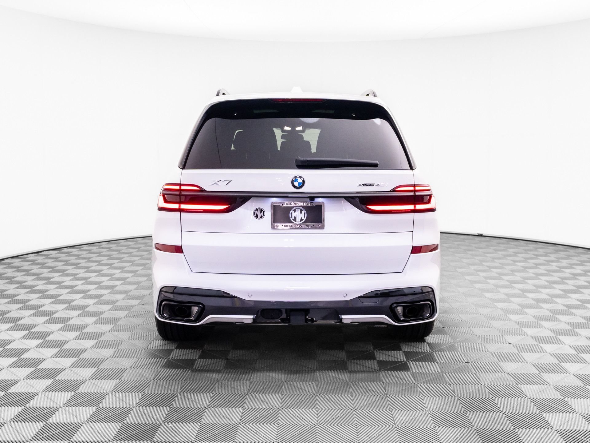 New 2027 Mineral White Metallic BMW xDrive40i image 5