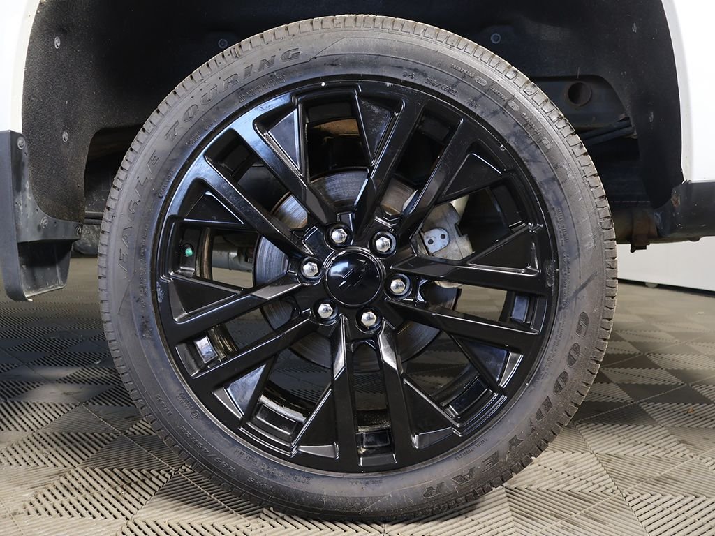 Used 2020 White Chevrolet RST image 17