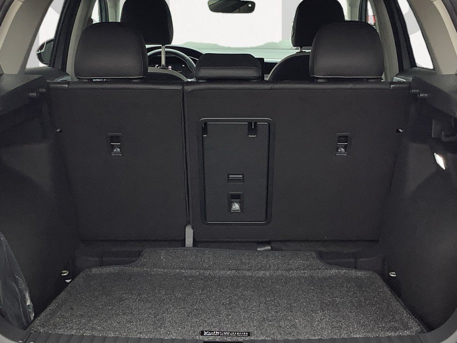 New 2026 Platinum Gray Metallic Volkswagen SE image 14
