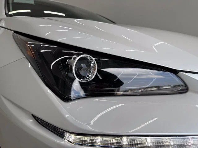 Used 2021 Eminent White Pearl Lexus 300 Base image 31