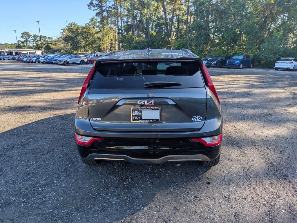 New 2025 Interstellar Gray Kia Wind image 4