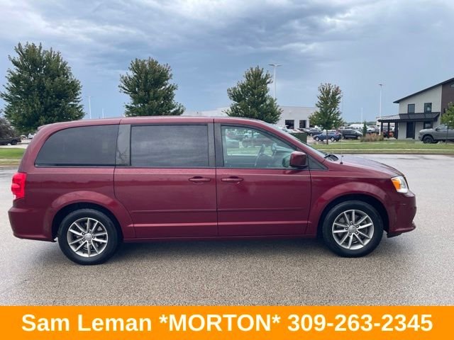 Used 2017 Red Dodge SE Plus image 2