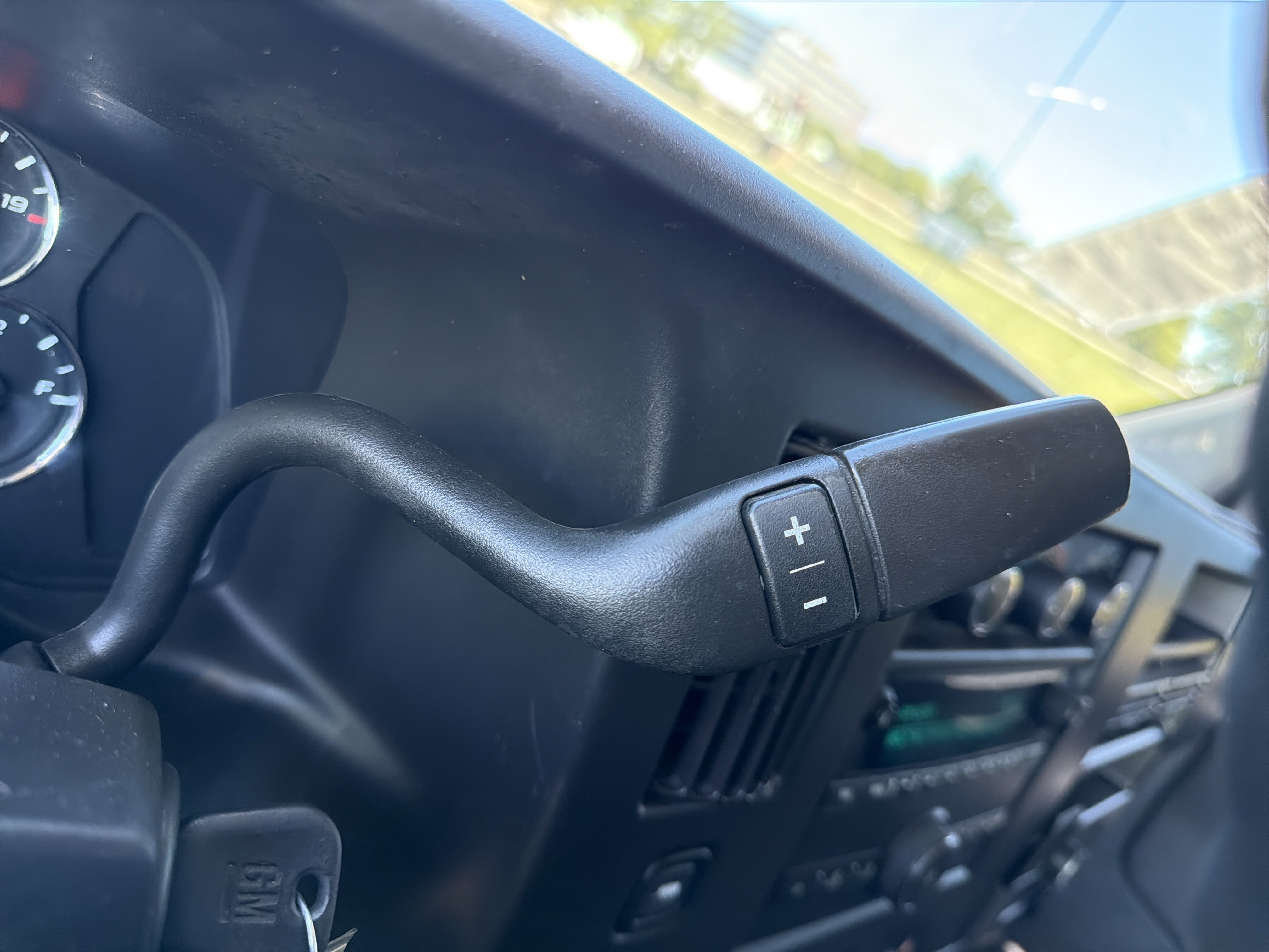 Used 2018 Summit White Chevrolet  image 20