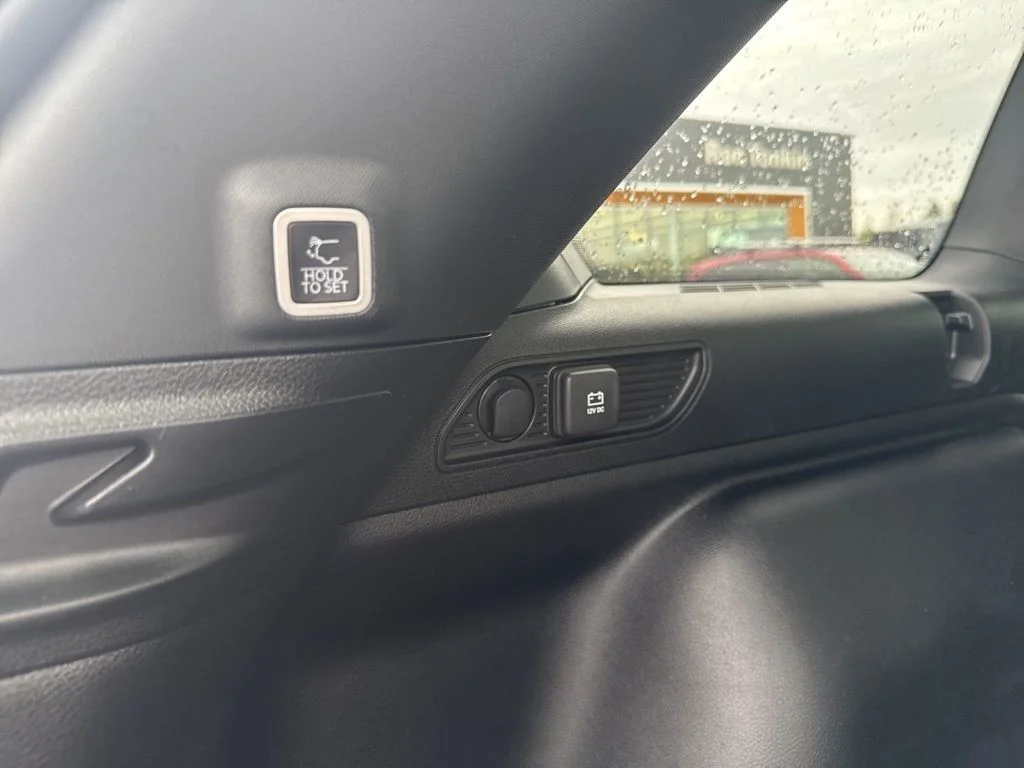 Used 2026 Diamond Black Crystal Pearlcoat Jeep Limited image 26