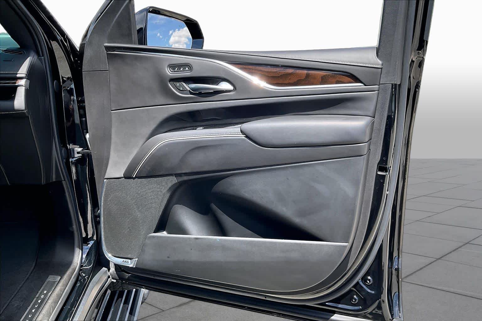 Used 2021 Black Raven Cadillac Sport Platinum image 23