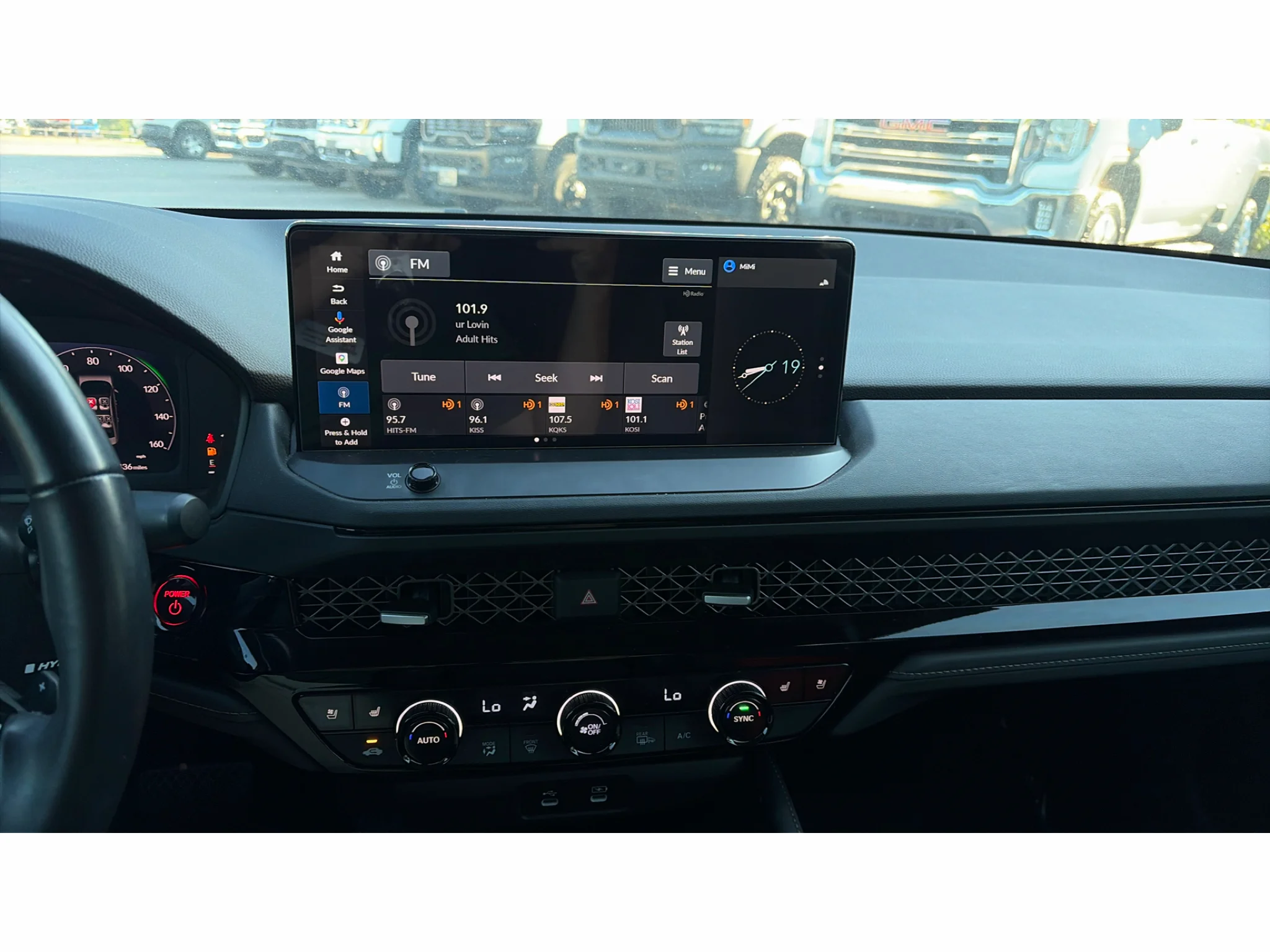 Used 2024 Solar Silver Metallic Honda Touring image 11