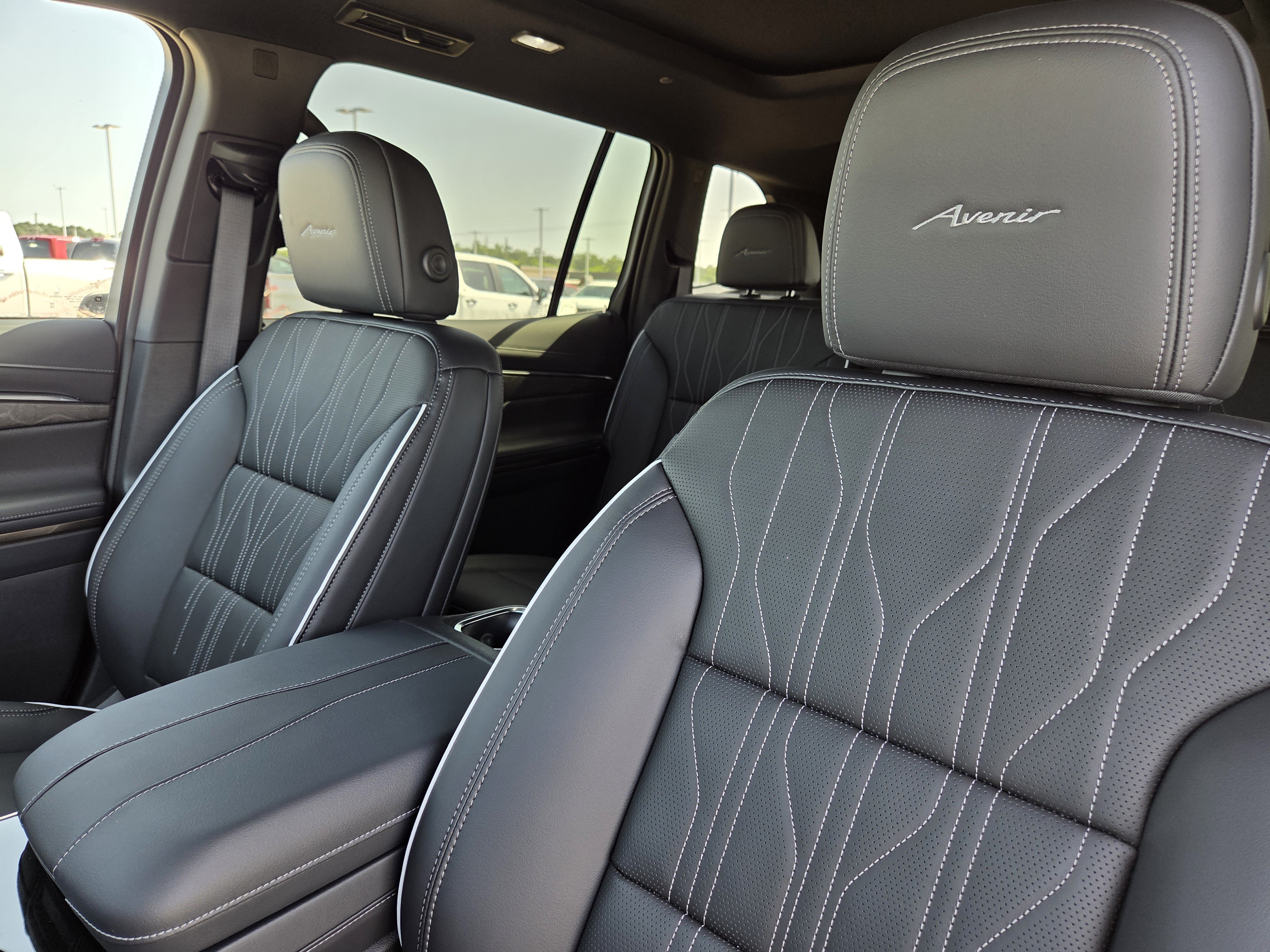 New 2026 Ebony Twilight Metallic Buick Avenir image 23
