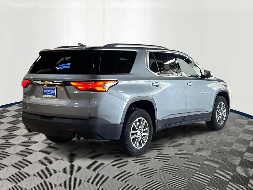 Used 2023 Sterling Gray Metallic Chevrolet LT Cloth image 4