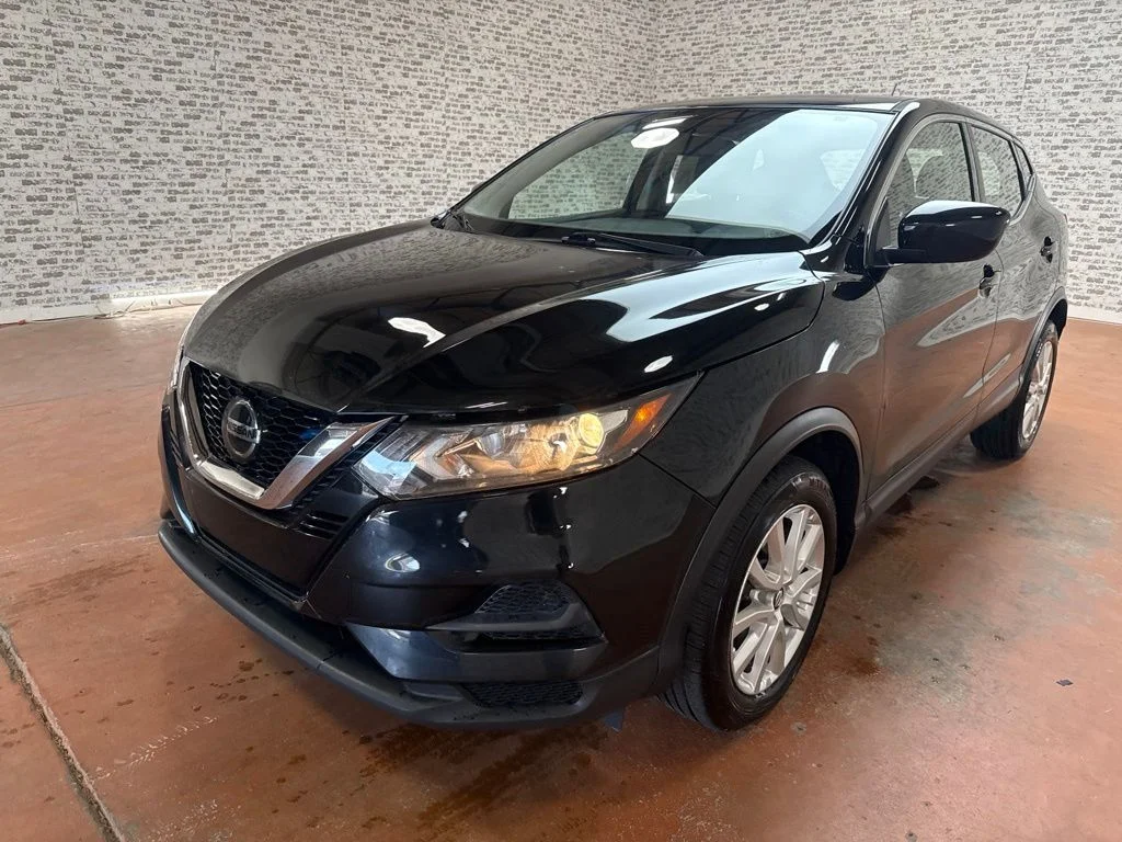 Used 2020 Black Nissan S image 3