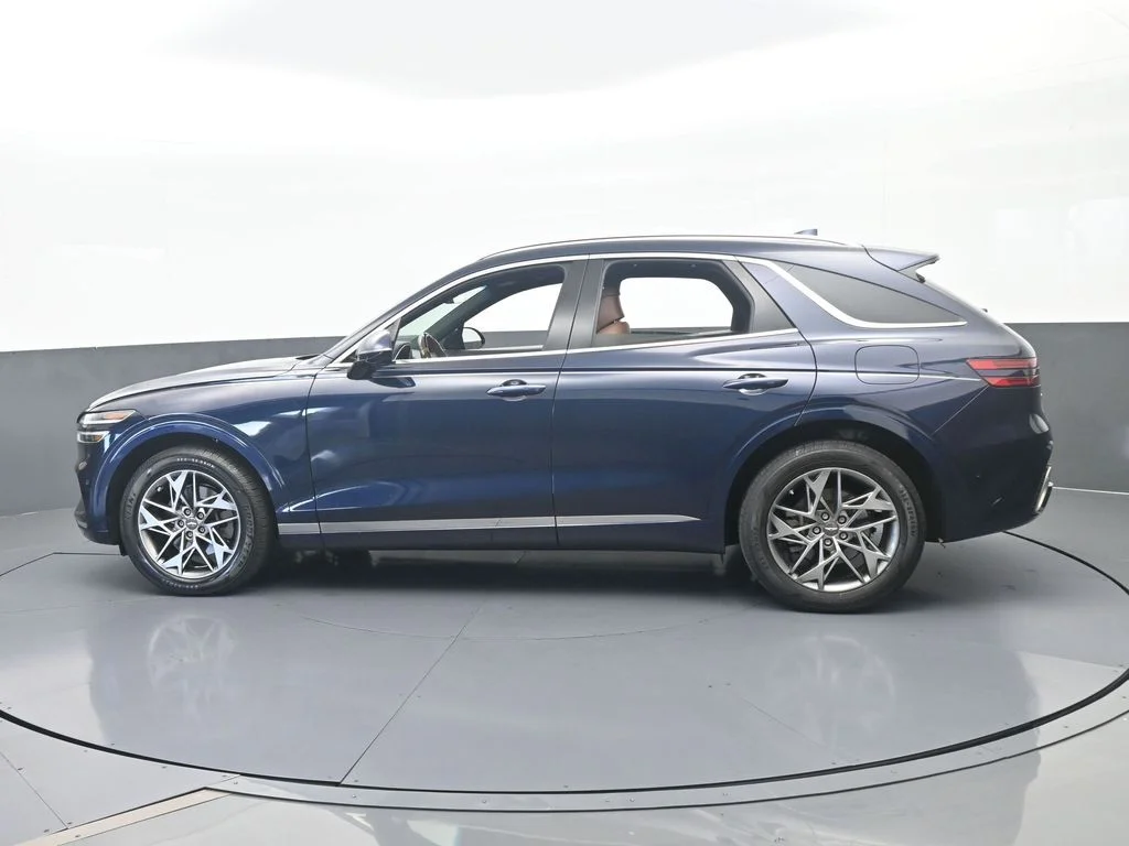 Used 2022 Adriatic Blue Genesis 2.5T image 3