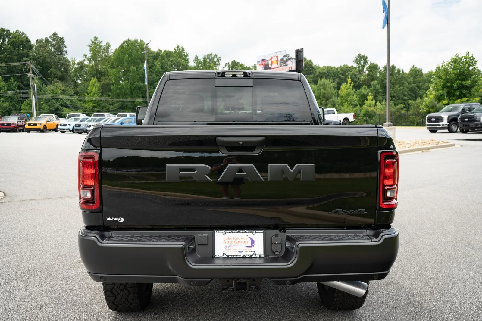 New 2026 Diamond Black Crystal Pearl-Coat Exterior Paint RAM  image 8