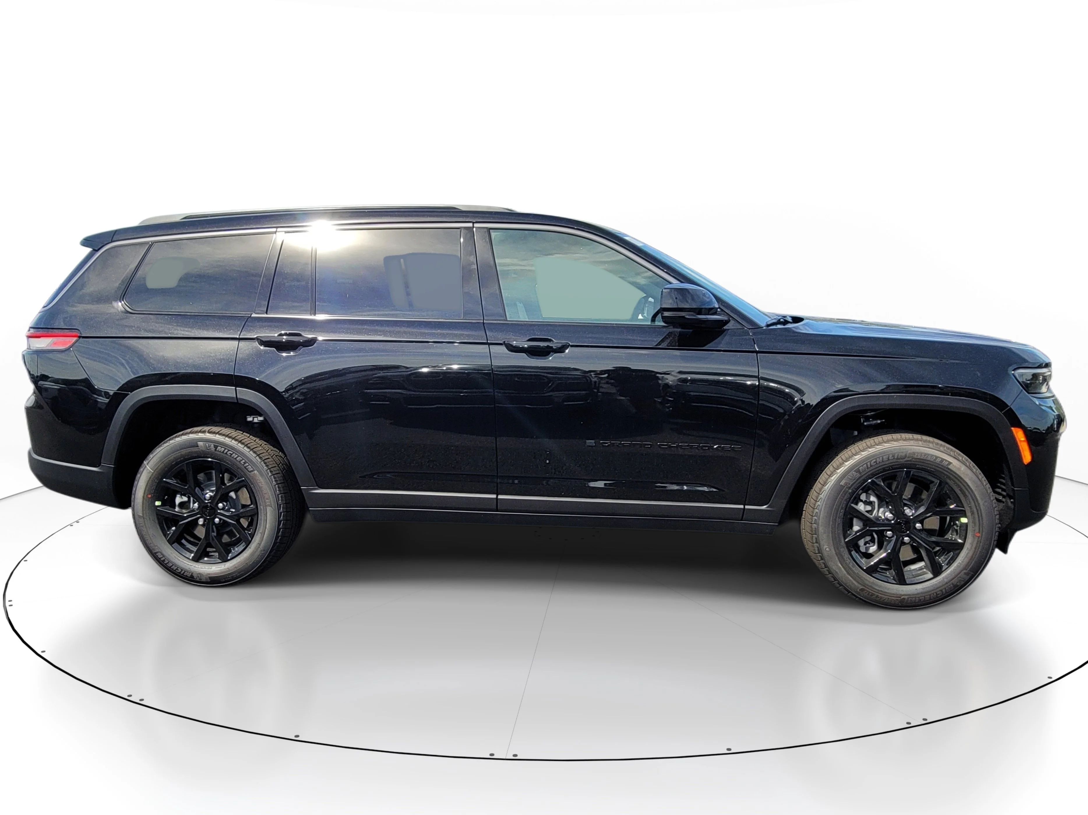 New 2026 Diamond Black Crystal Pearlcoat Jeep Laredo Altitude image 5