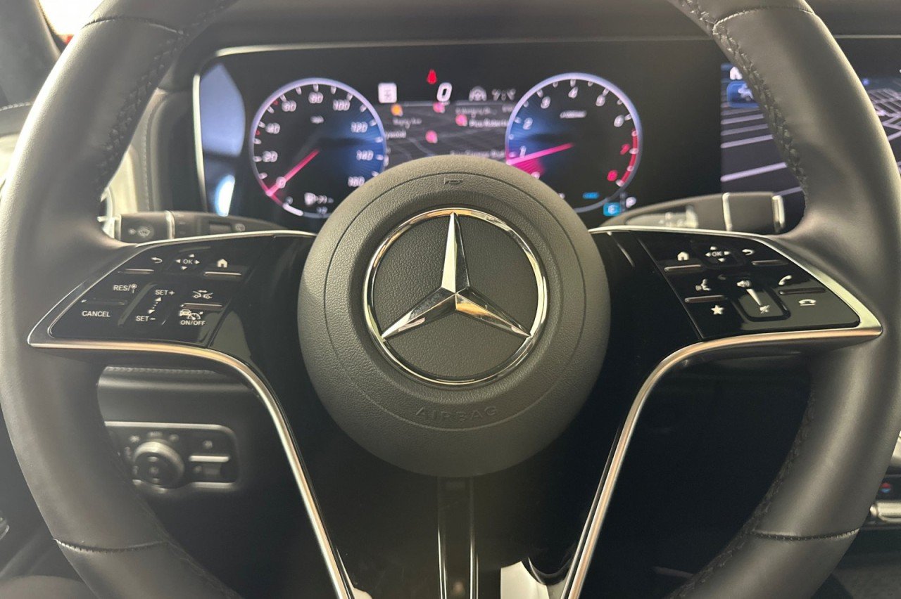 Certified Used 2025 Obsidian Black Metallic Mercedes-Benz G 550 image 23