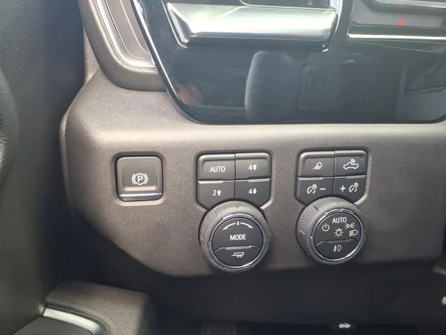 Used 2026 Summit White Chevrolet LT Trail Boss image 22