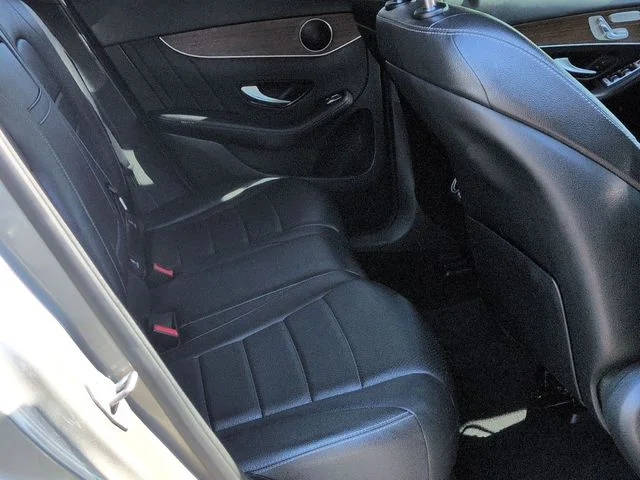 Used 2020  Mercedes-Benz GLC 300 image 26